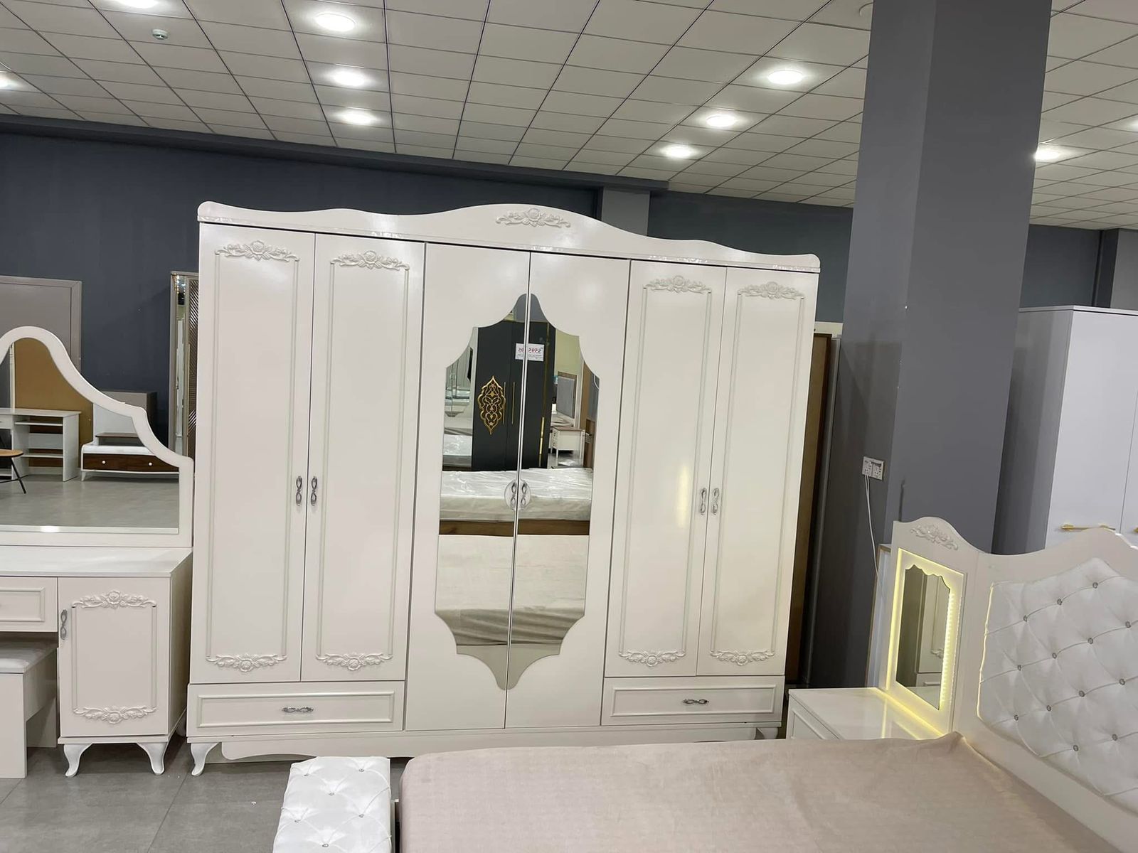 6-Door Mirrored Wardrobe
