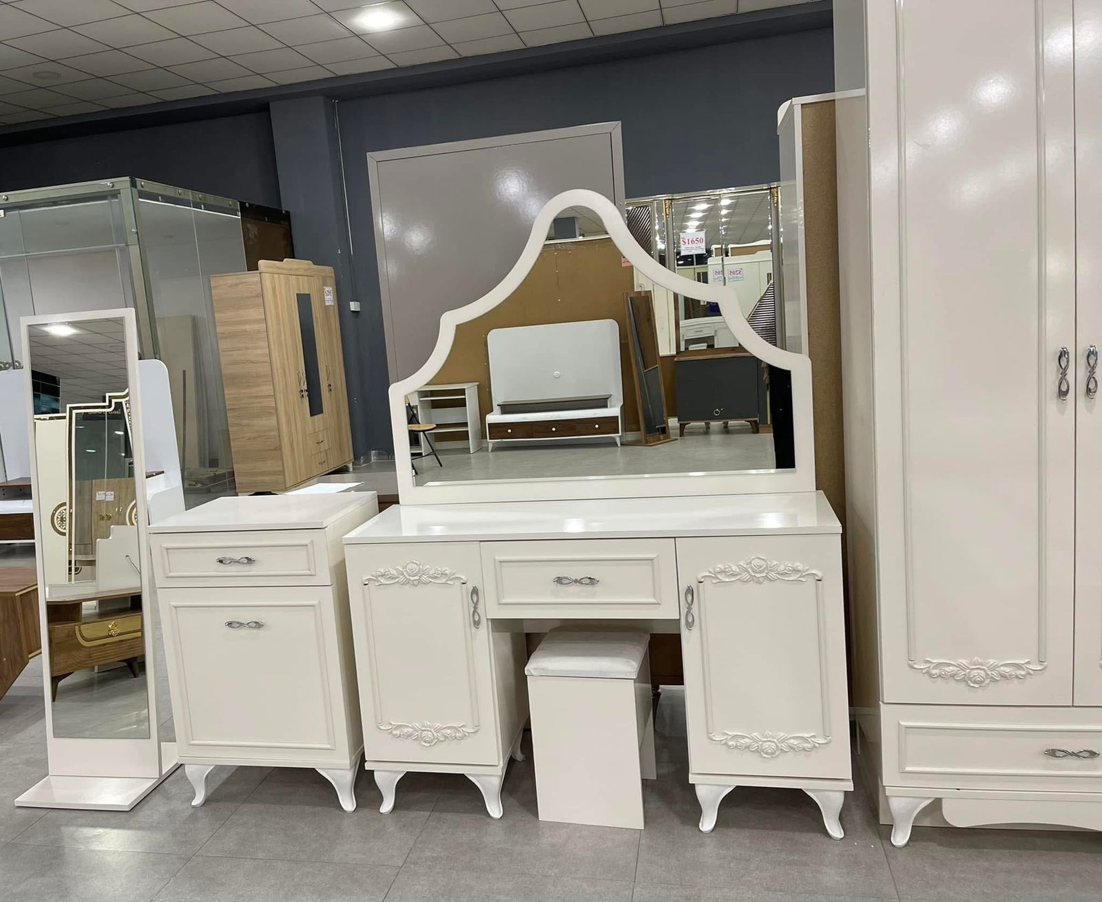 Classic Vanity Dressing Table